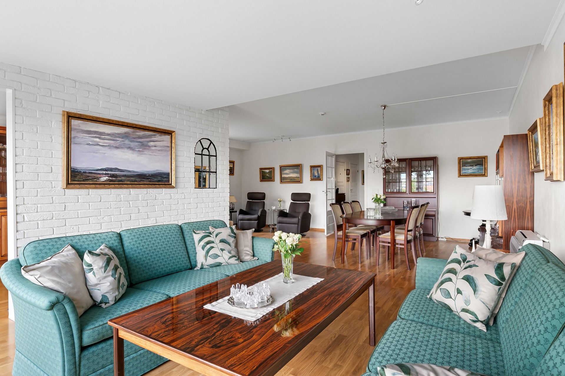 Serviced apartment clean
